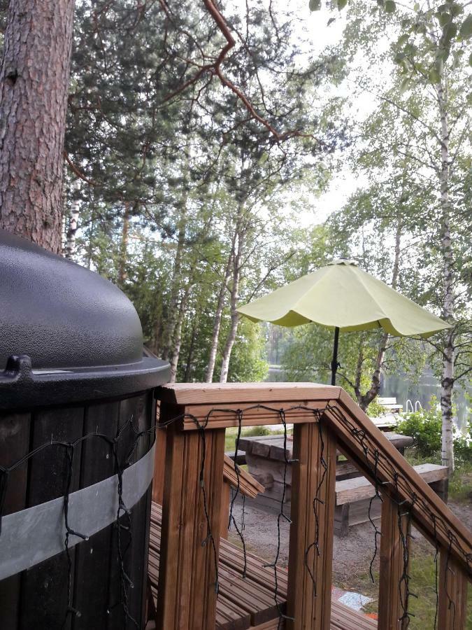 Private Lakeside Holiday Property In Nature Канкаанпяа Экстерьер фото